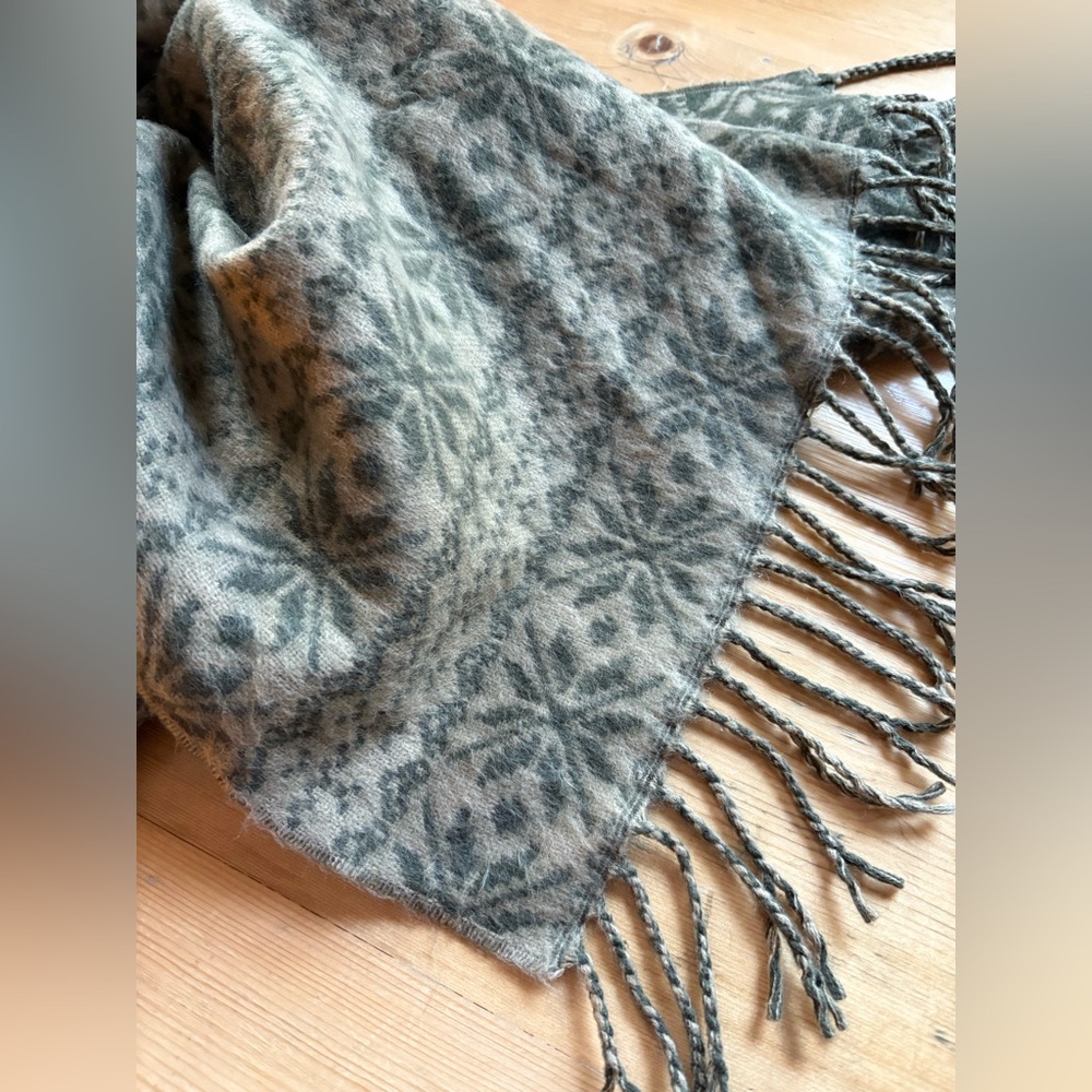 Softer Than Cashmere 64”x12” Nordic snowflake Patterned Fringe Scarf Green Taupe - Picture 5 of 8